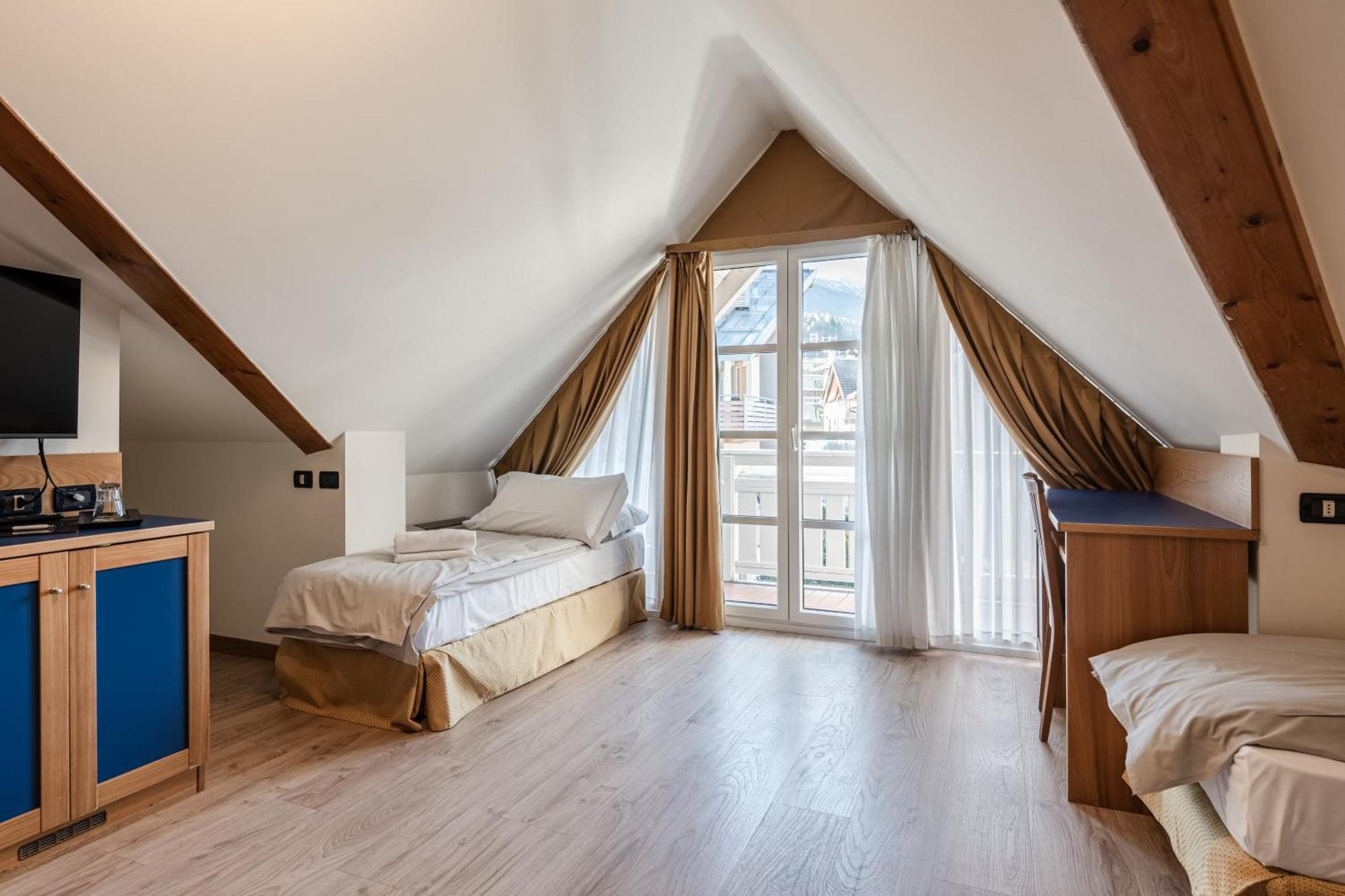Hotel Garni Meledrio Dimaro Ngoại thất bức ảnh