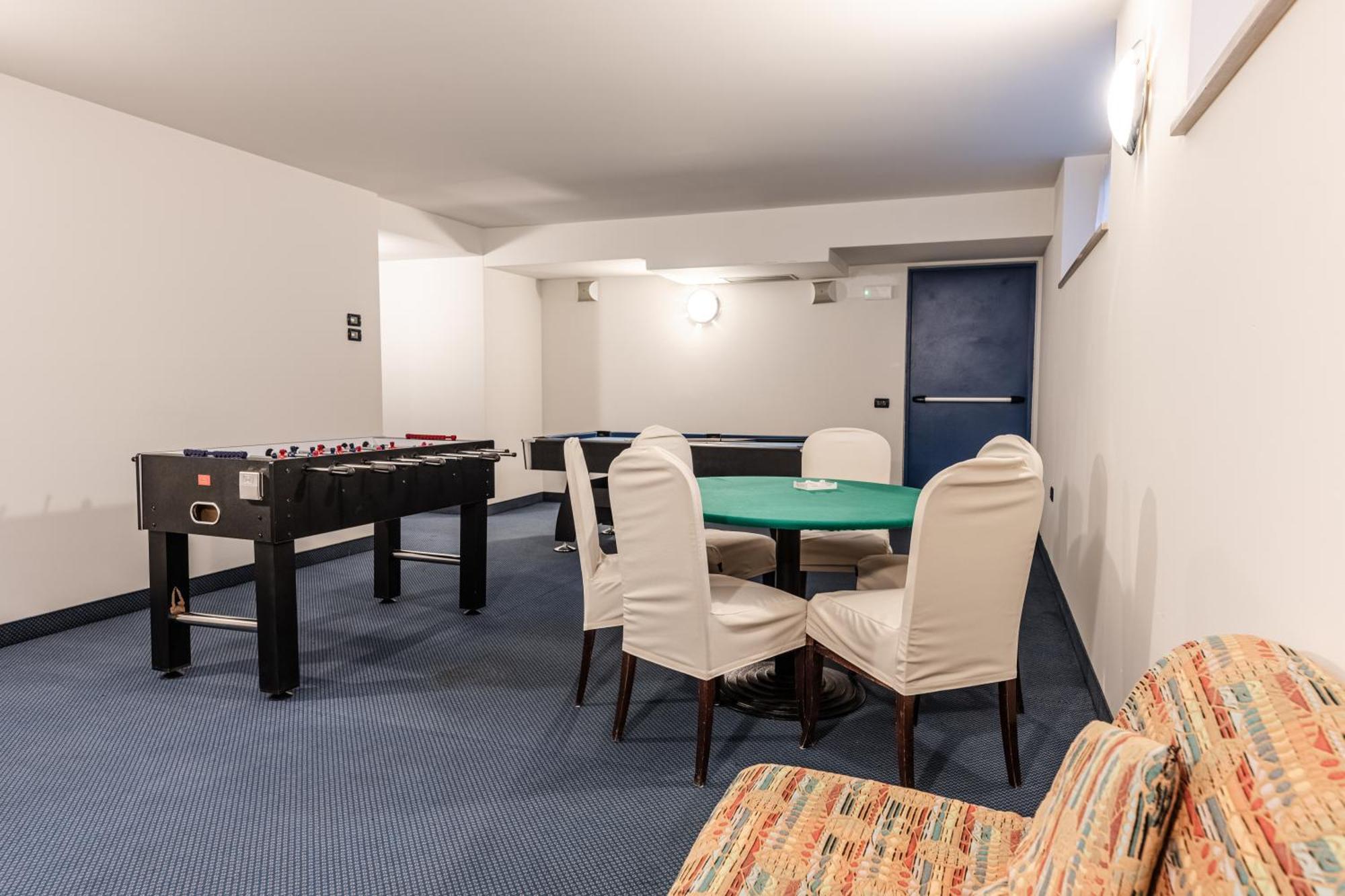 Hotel Garni Meledrio Dimaro Ngoại thất bức ảnh