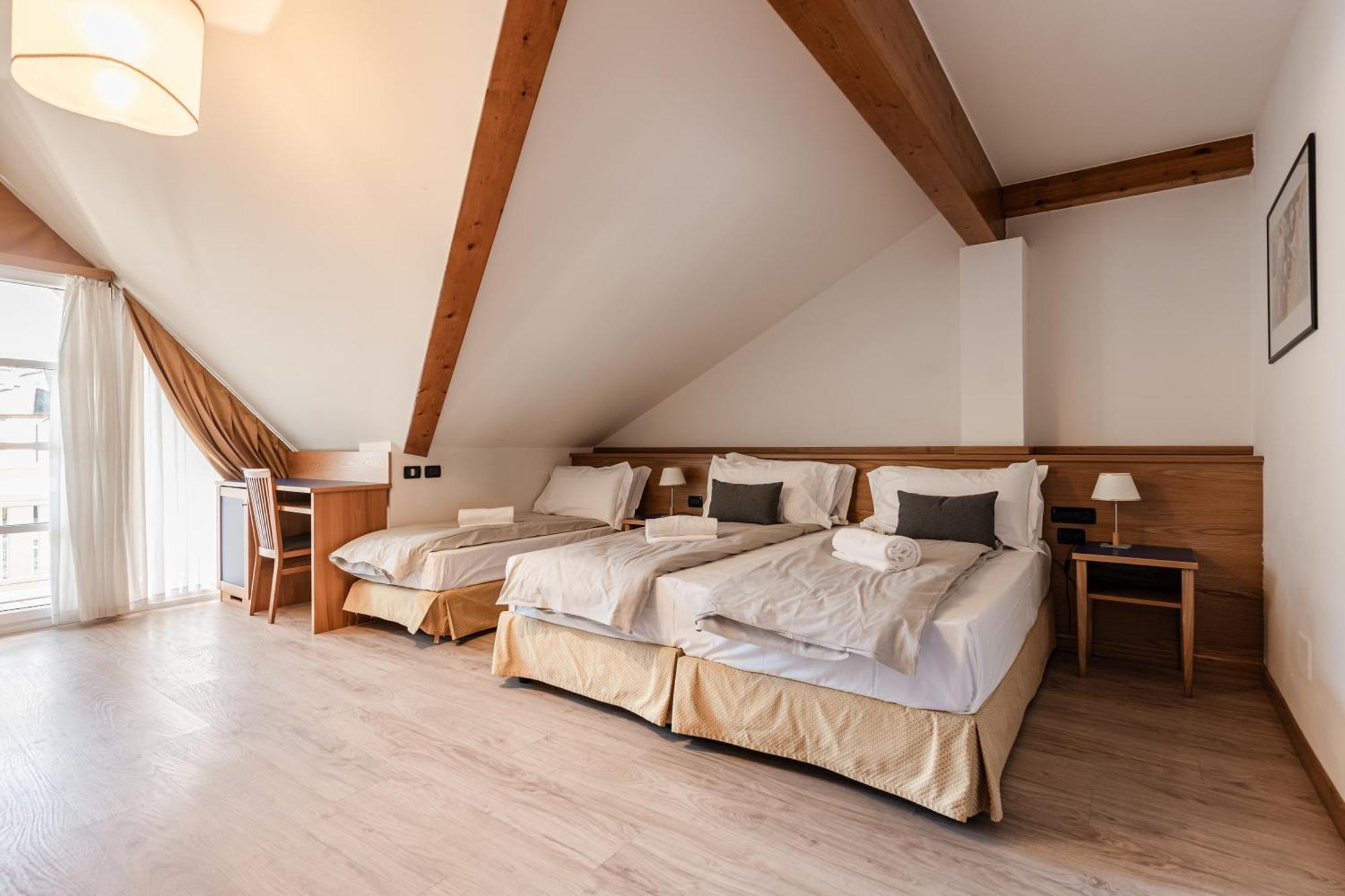 Hotel Garni Meledrio Dimaro Ngoại thất bức ảnh