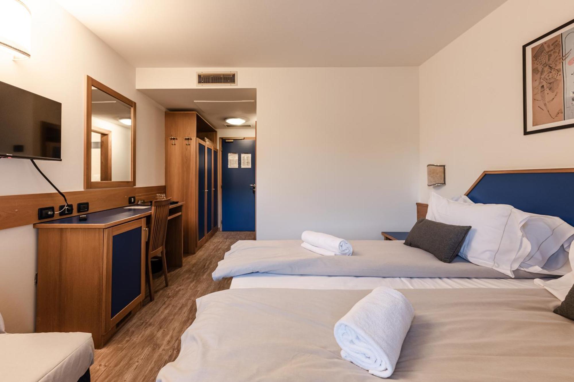 Hotel Garni Meledrio Dimaro Ngoại thất bức ảnh
